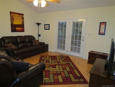 10 Saint Marys Ln, Asheville, NC 28803 - photo 4