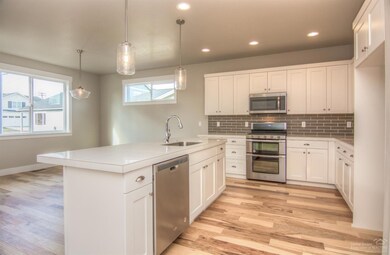 20765 Rockhurst Way, Bend, OR 97701 - photo 2