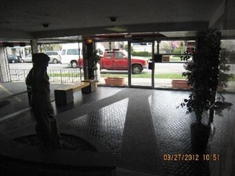 7540 N Ridge Blvd unit 5B, Chicago, IL 60645 - photo 2