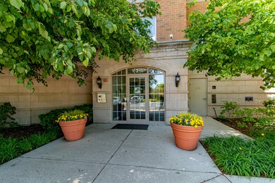 Turnberry unit 107, Buffalo Grove, IL 60089 - photo 3