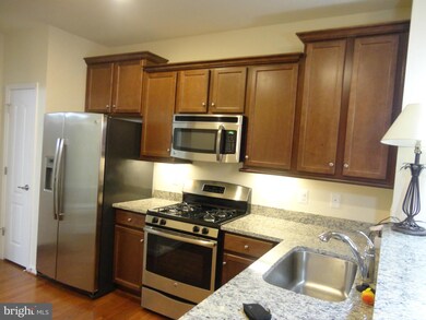 4779 Dane Ridge Cir unit 37, Woodbridge, VA 22193 - photo 2