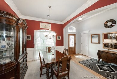 Beautiful entry with formal dining room or sitting