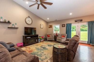 Living Area (4)
