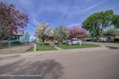 690 Pershing St, Craig, CO 81625 - photo 3