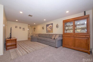 110 Chatham Dr unit B, Monroe Township, NJ 08831 - photo 5