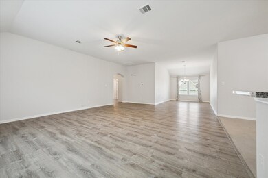 5156 Echo Falls Dr, Alvin, TX 77511 - photo 2