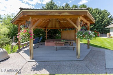 Beautiful wood gazebo with 8-10 person Jacuzzi