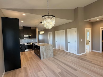 337 Quail Cir, Talent, OR 97540 - photo 5