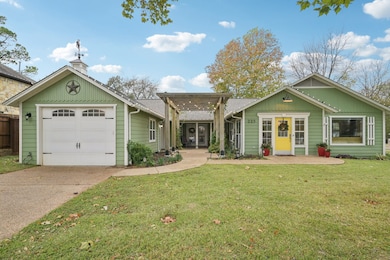 225 N Lucas Dr, Grapevine, TX 76051 - photo 3