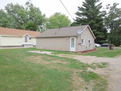 831 Hazel St, Auburn, IN 46706 - photo 2