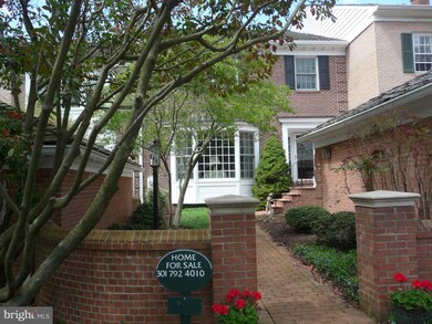 9465 Turnberry Dr, Potomac, MD 20854 - photo 2