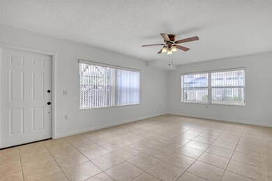 15 Amherst Ct unit A, Royal Palm Beach, FL 33411 - photo 4