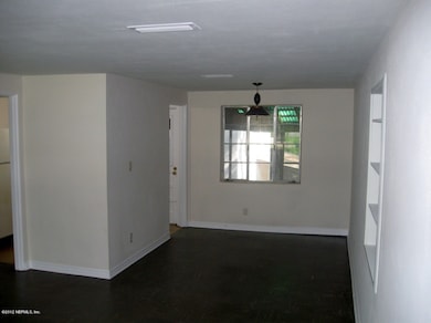 2868 Hillridge Ln S, Jacksonville, FL 32216 - photo 4