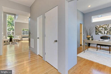 2904 Lorcom Ln, Arlington, VA 22207 - photo 6