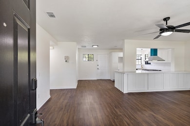 504 Percival St unit A, Tomball, TX 77375 - photo 6