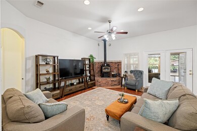 148 Clara Lee Ln, Springtown, TX 76082 - photo 6