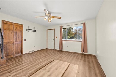 06-Living Room