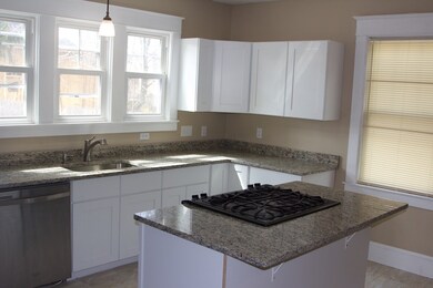 146 Thompson St, Springfield, MA 01109 - photo 3