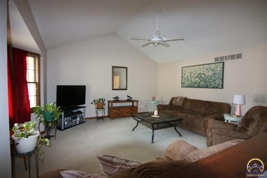 3906 SW Colly Creek Dr, Topeka, KS 66610 - photo 3