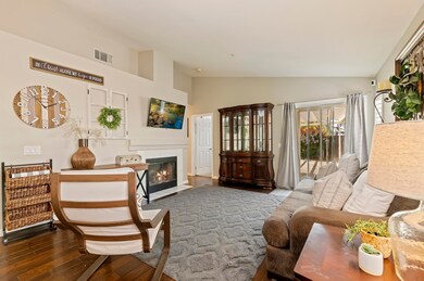 006_Living Room