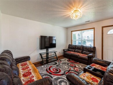 1627 Jefferson Ave, Des Moines, IA 50314 - photo 3
