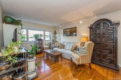 4 Rose St unit 7,C-1, Oceanside, NY 11572 - photo 4