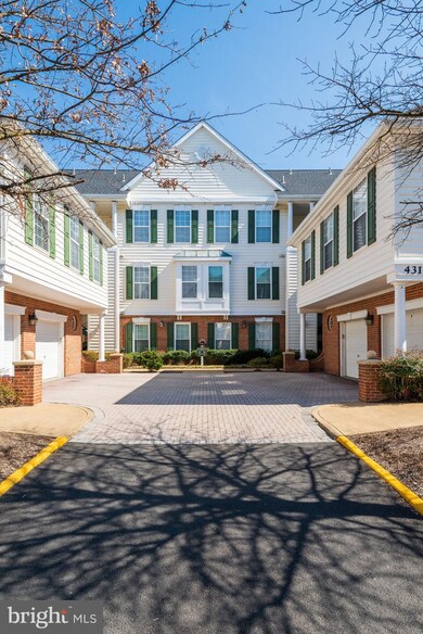 43114 Watercrest Square unit 201, Chantilly, VA 20152 - photo 3