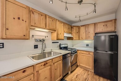 4133 Spruce Way #6 - Web Quality - 005 -
