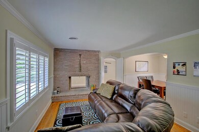 1327 Saint Clair Dr (29)0029