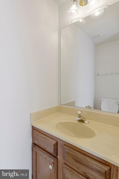 13972 Winding Ridge Ln, Centreville, VA 20121 - photo 6