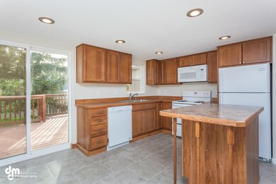 1312 Kinnikinnick St Anchorage-large-008