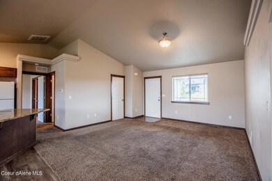 8_Living Room