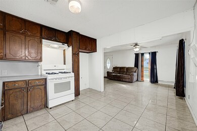 7659 Greenstone St, Houston, TX 77087 - photo 6