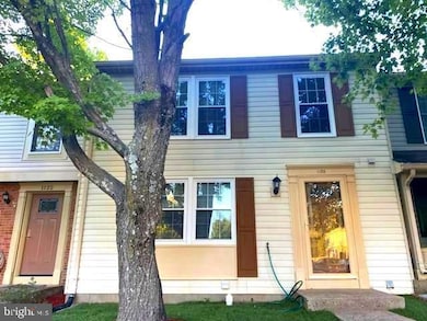 1120 Stevenson Ct, Herndon, VA 20170 - photo 4