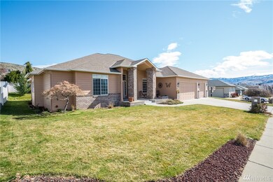 1633 Holly Ln, East Wenatchee, WA 98802 - photo 3