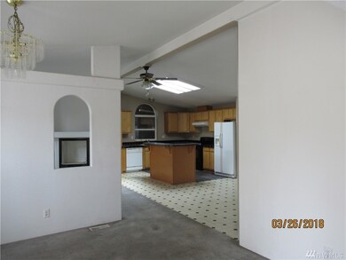 2524 11th St SE, East Wenatchee, WA 98802 - photo 2