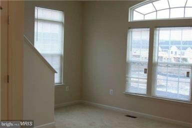 25122 Elwen Terrace, Chantilly, VA 20152 - photo 3