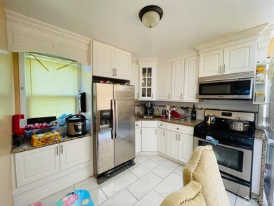 25 Douglas St, Fords, NJ 08863 - photo 5