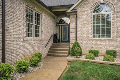 11116 Radleigh Ln, Louisville, KY 40291 - photo 3