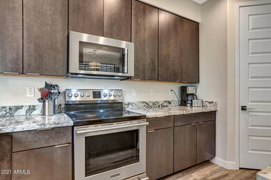 21_4235_N_26th_Street_Unit_4__21_mls