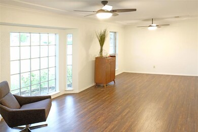 428 Wren Ct, Bedford, TX 76021 - photo 3