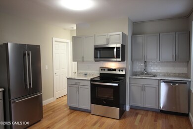 272 Valley Rd unit 1, Cos Cob, CT 06807 - photo 4