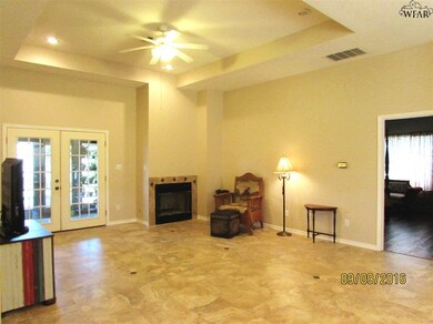 Great open floorplan with creams and neutral hues 