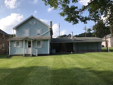 Large Covered Patio with large back yard - 3 Parce