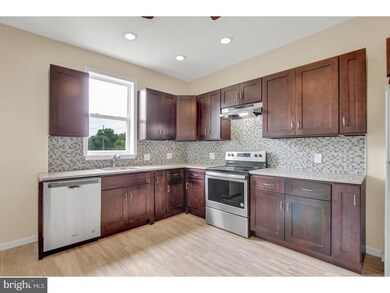 29 N 3rd St, Womelsdorf, PA 19567 - photo 3