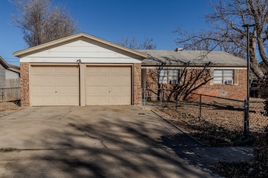1412 W 25th St, Plainview, TX 79072 - photo 3