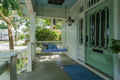 949 Omar St, Houston, TX 77009 - photo 4