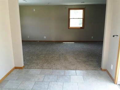 1801 8th Ave SW, Cedar Rapids, IA 52404 - photo 5