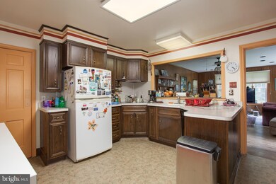 931 Waverly Rd, Bryn Mawr, PA 19010 - photo 2