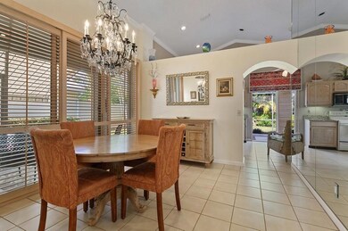 07_9309HeathridgeDrive_92_KitchenDiningR